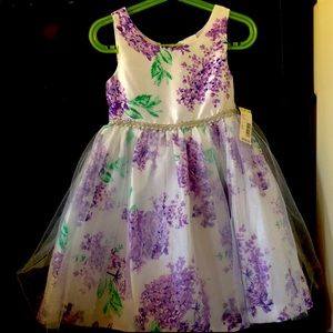 Girls floral dress. Size 5T. Purple & white.